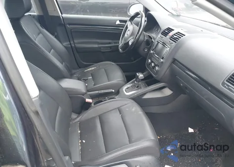 2010 Volkswagen Jetta Tdi z USA, uszkodzony, nr VIN 3VWRL7AJ9AM048221